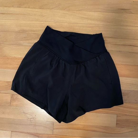 NEW Halara High-Waisted Crossover Shorts - Picture 5 of 7